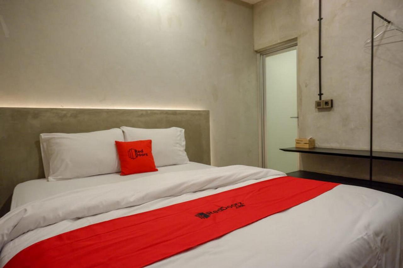 Reddoorz Plus Near Kawasan Sam Poo Kong Semarang Exterior photo