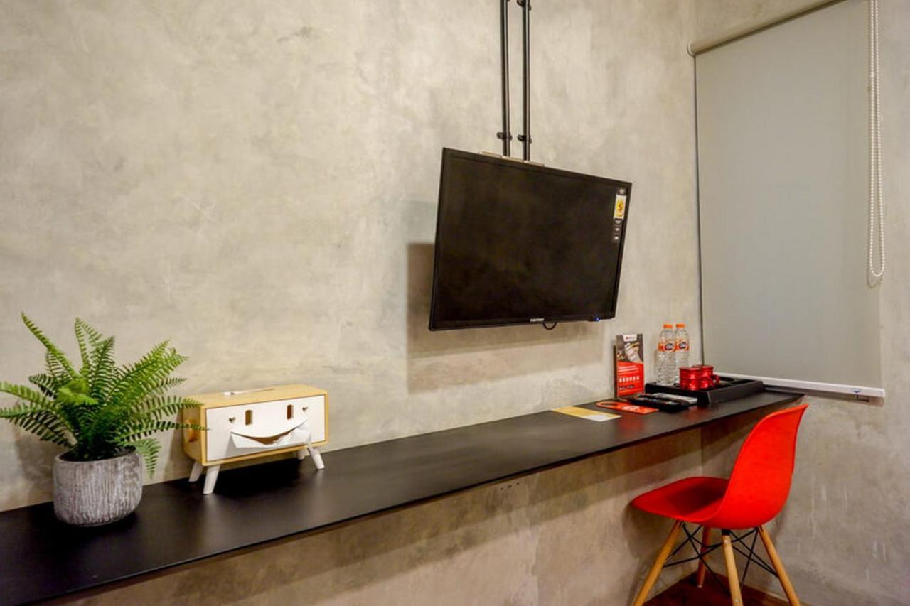 Reddoorz Plus Near Kawasan Sam Poo Kong Semarang Exterior photo