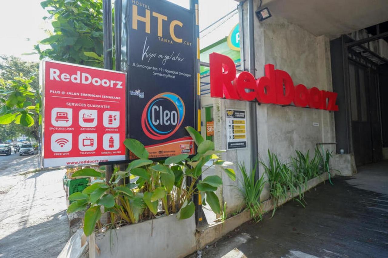 Reddoorz Plus Near Kawasan Sam Poo Kong Semarang Exterior photo